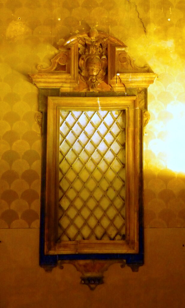 Sala Lancisi, finestra della spezieria