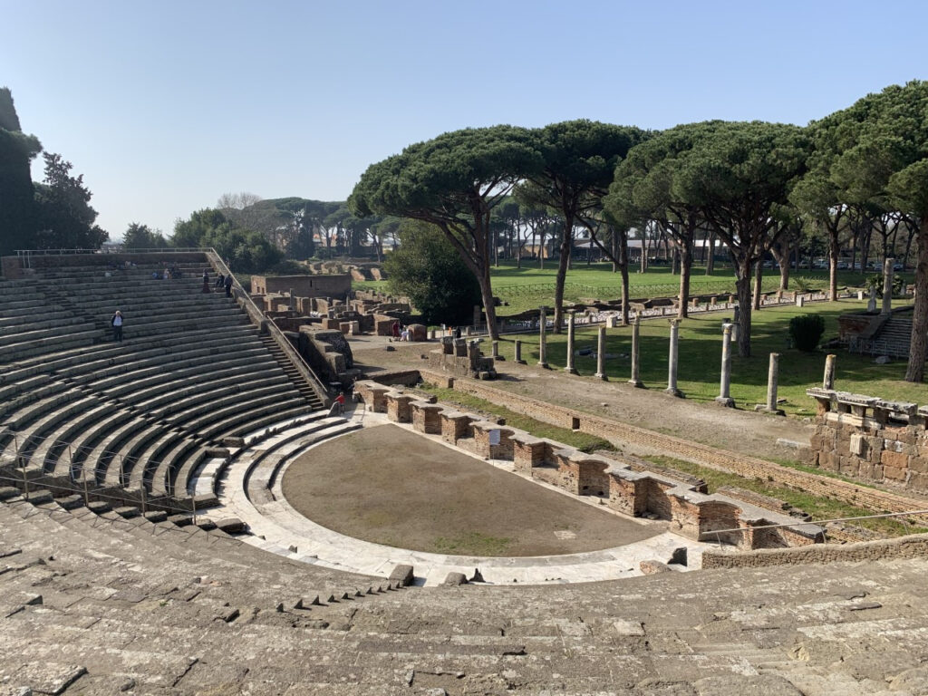 Teatro Romano vista laterale