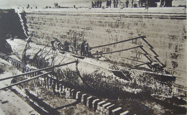 Il recupero del relitto del sommergibile Pullino, Pola 28 febbraio 1931