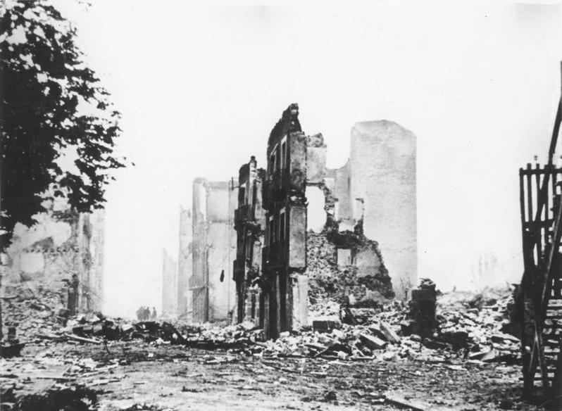 Rovine di Guernica, 1937 (Archivio Federale Tedesco)