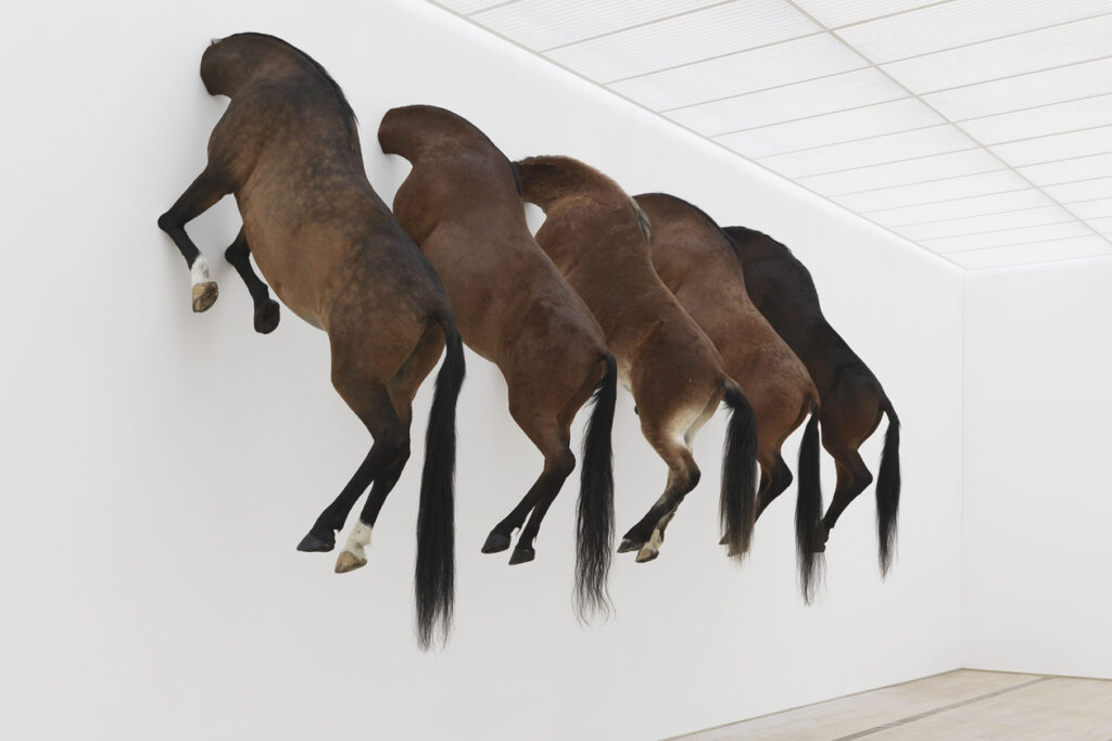 Maurizio Cattelan, Kaputt (2013) - Fondazione Beyeler, Riehen (Svizzera)