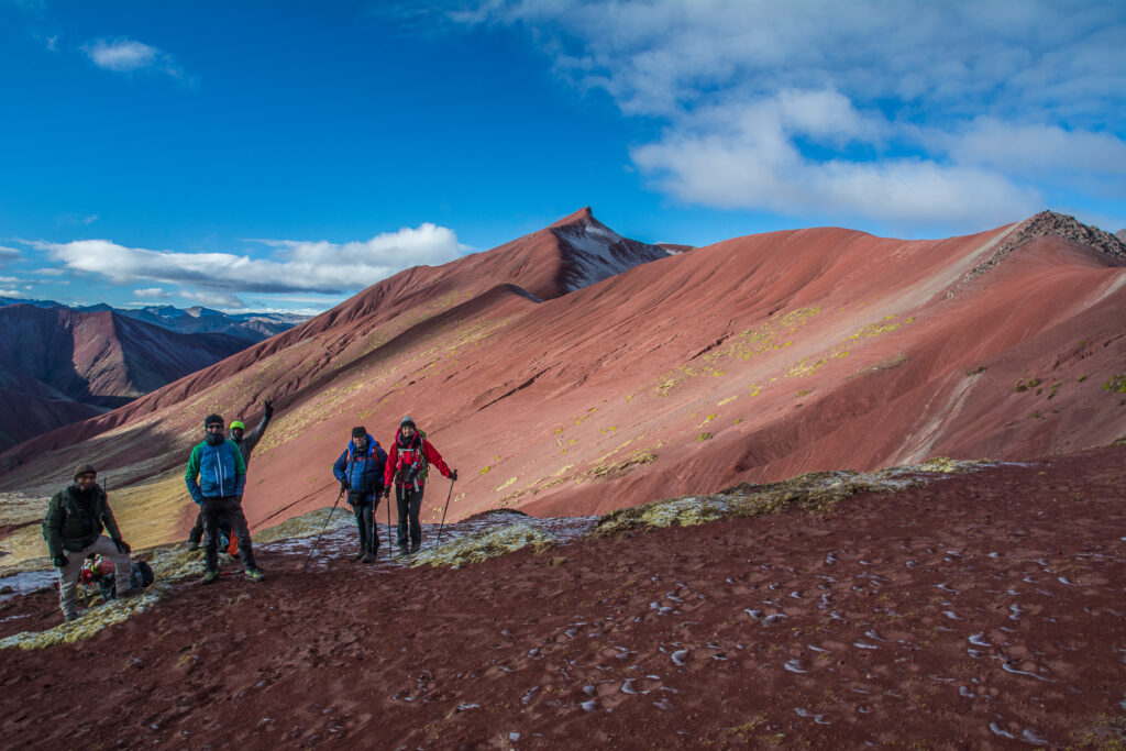 Ascensione di buona mattina verso il passo del Valle Rojo