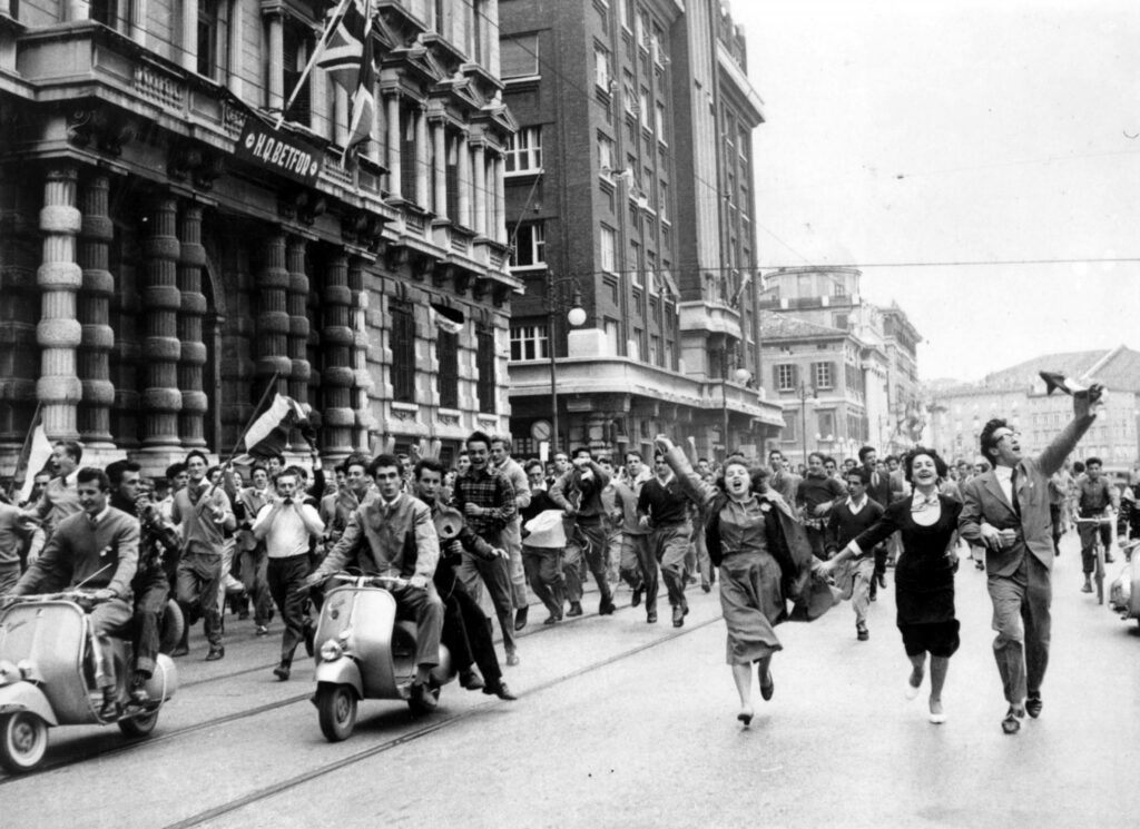 26 ottobre 1954. Trieste torna italiana e la città festeggia