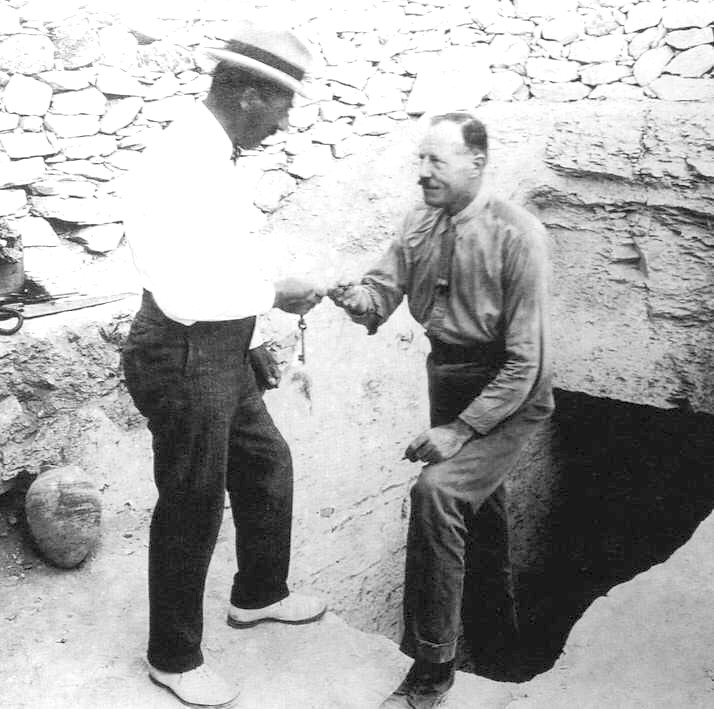 Howard Carter e Lord Carnarvon (Fotografia Harry Burton, 1922)