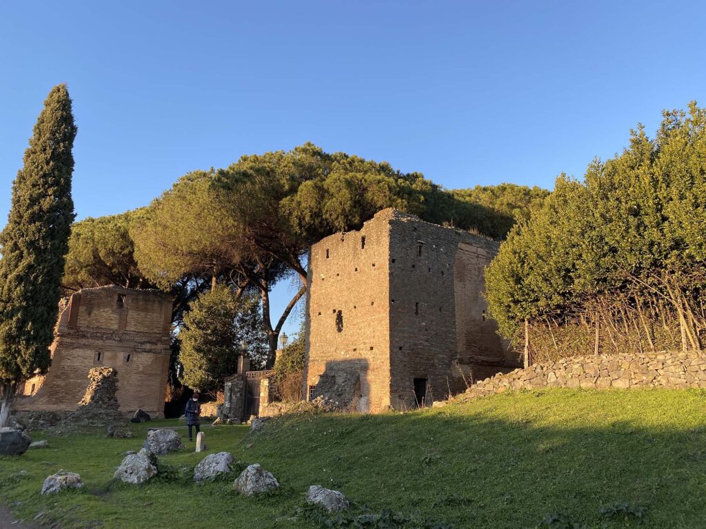 sepolcri a tempietto appia antica